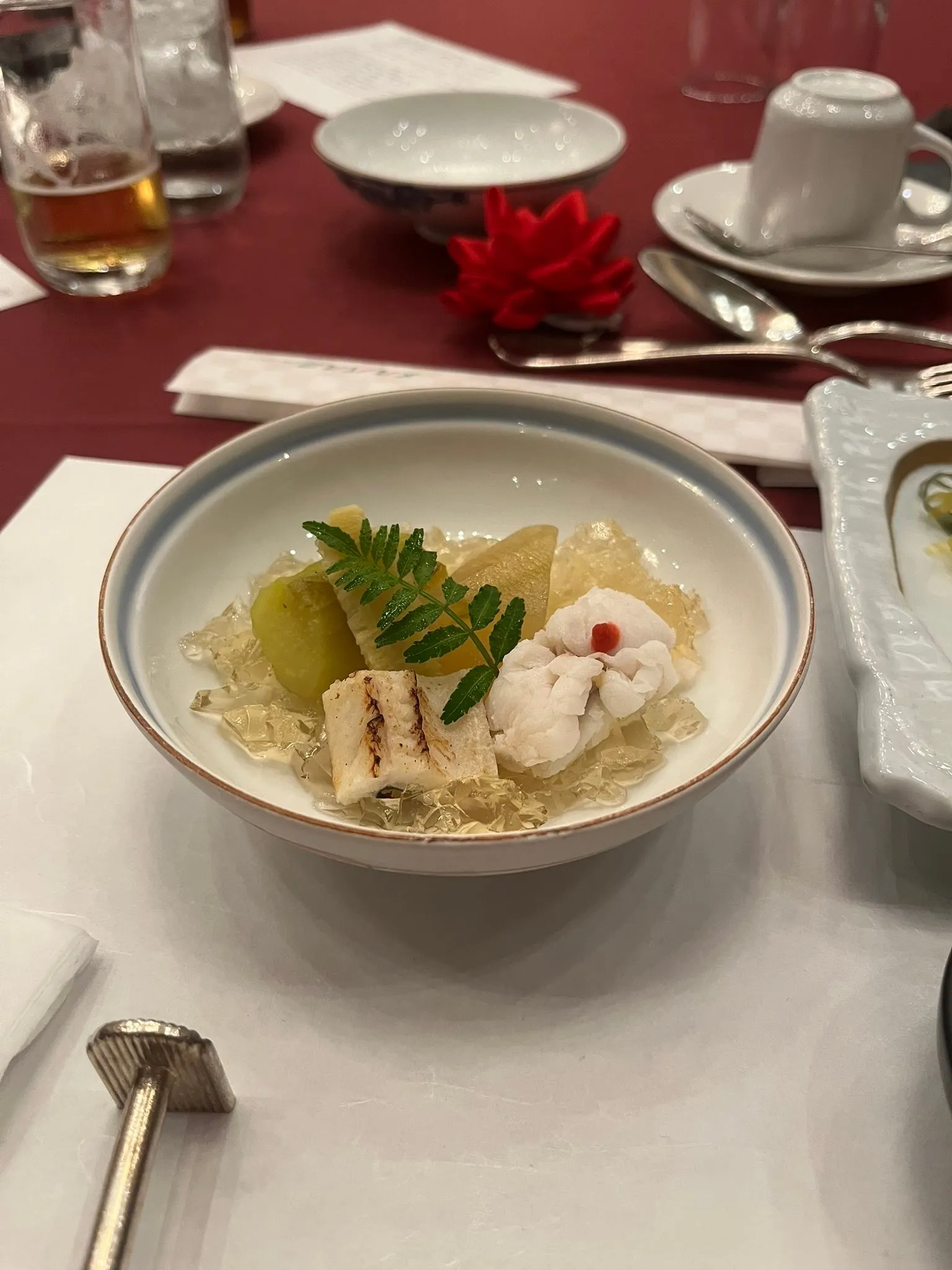 愛知県を拠点に名古屋に出没する経営コンサルタントの毛利京申で...