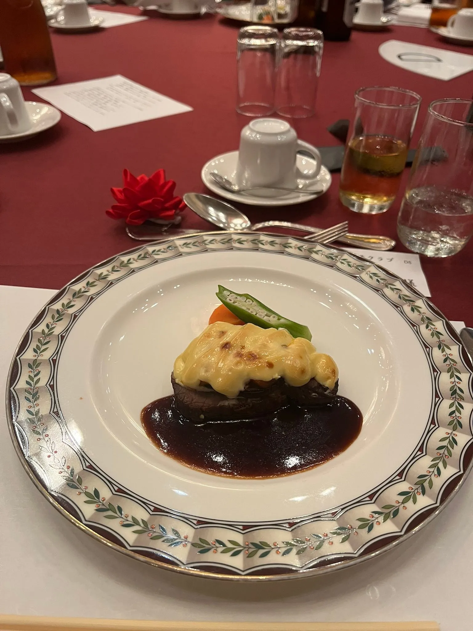 愛知県を拠点に名古屋に出没する経営コンサルタントの毛利京申で...